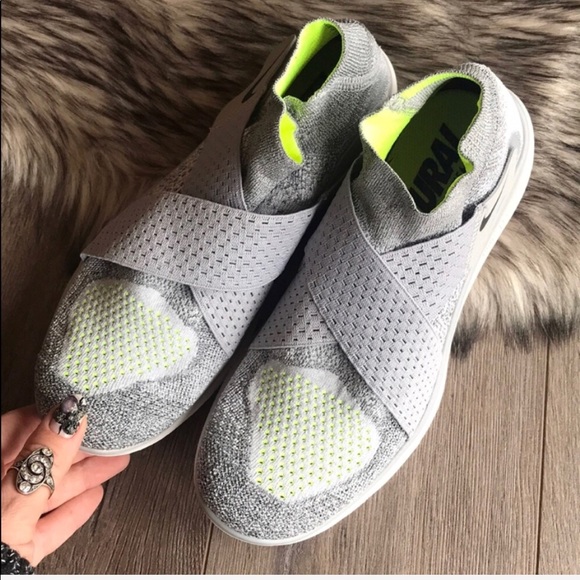 NWT Nike Free RN Flyknit - Picture 3 of 6